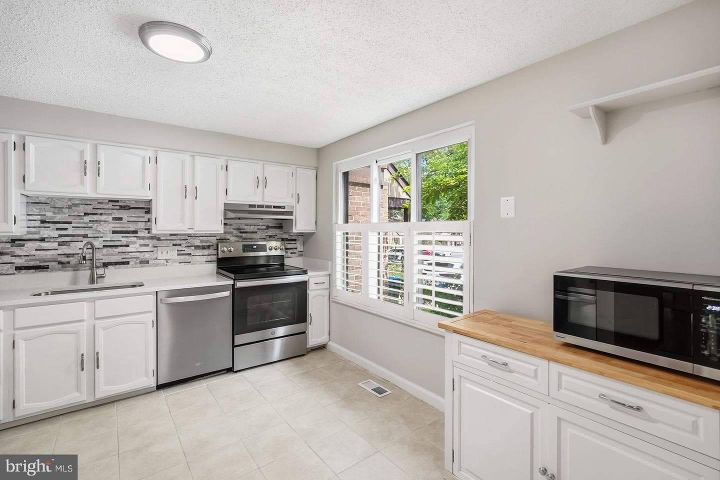 5851 Jacksons Oak Court photo 9