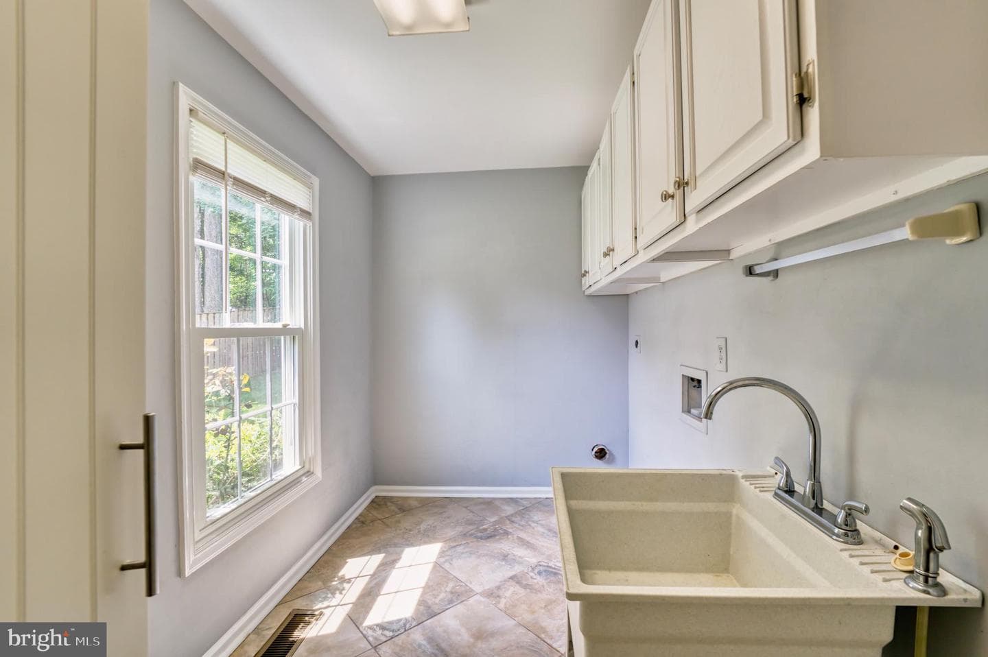 8722 Foxhall Terrace photo 51