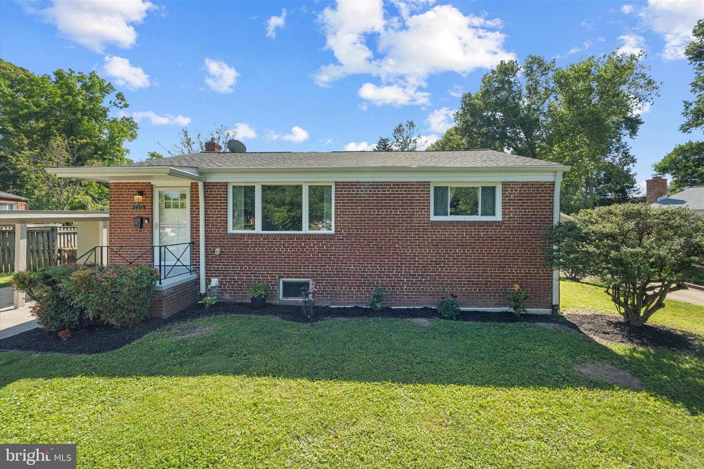6915 Kingwood Drive photo 3