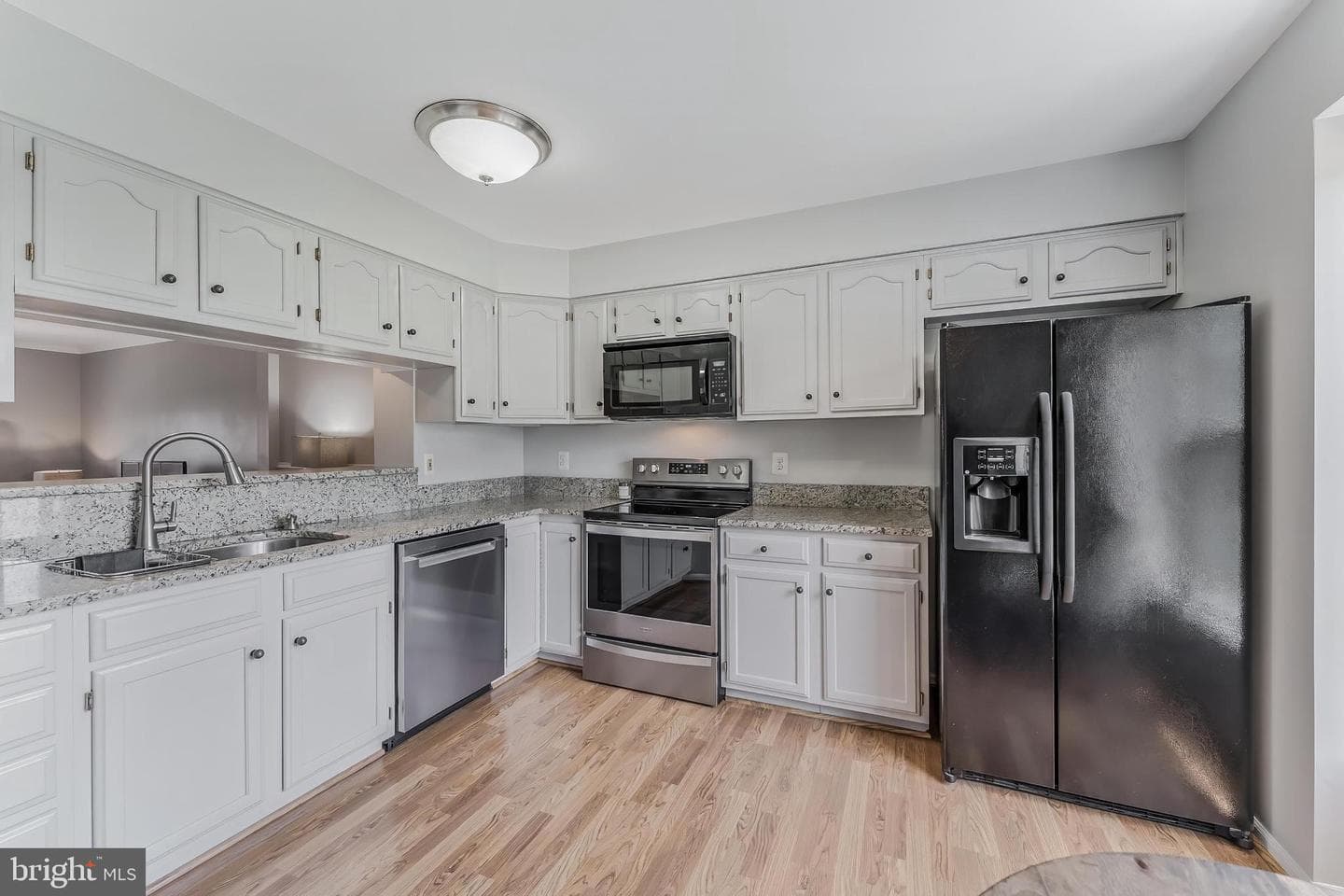6033 Kestner Circle photo 5
