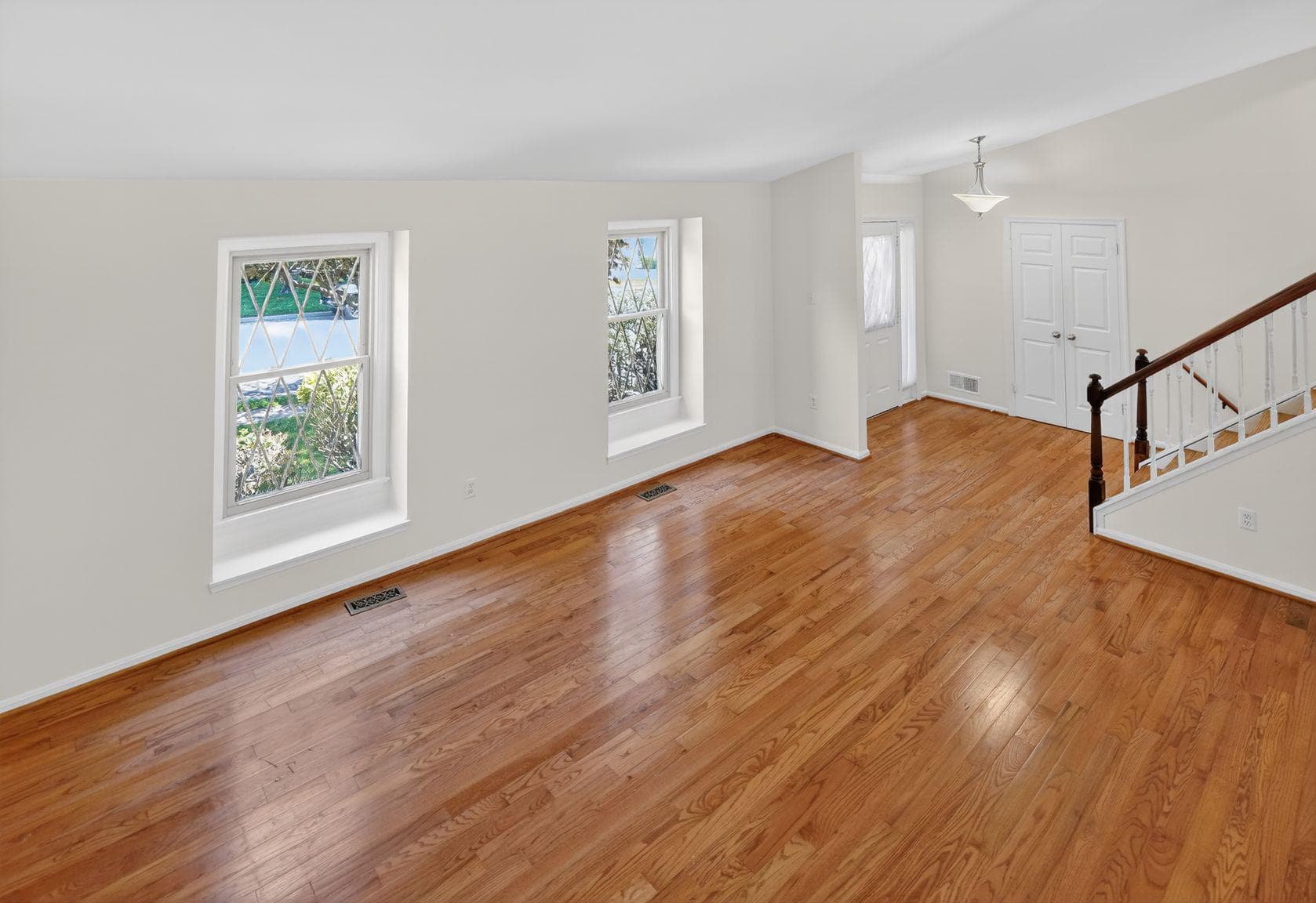 6030 Burnside Landing Drive photo 4