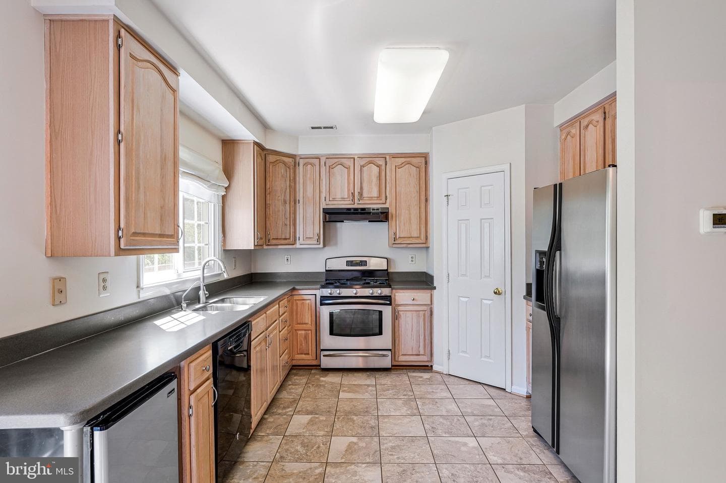 7059 Kings Manor Drive photo 6