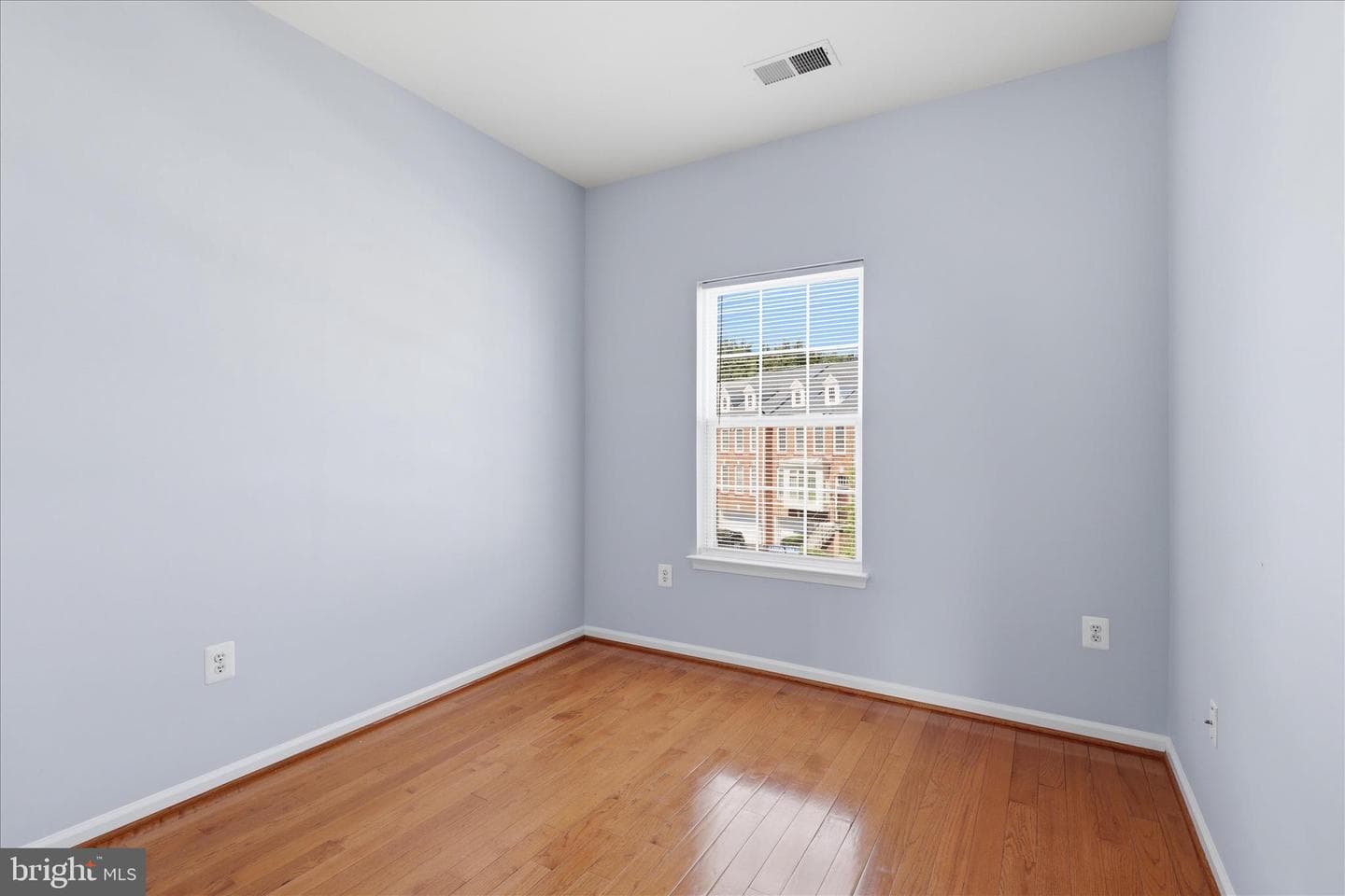 4677 Carisbrooke Lane photo 22
