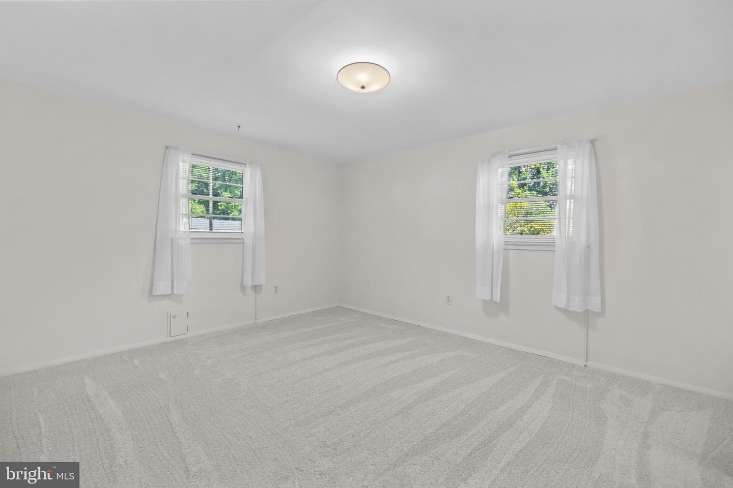 6914 Hadlow Drive photo 30