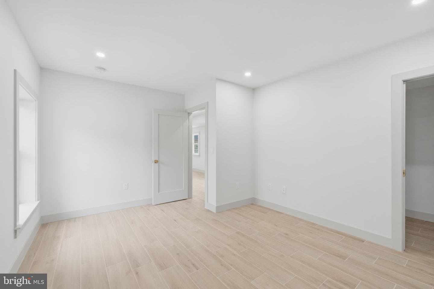 3220 Clayborne Avenue photo 21