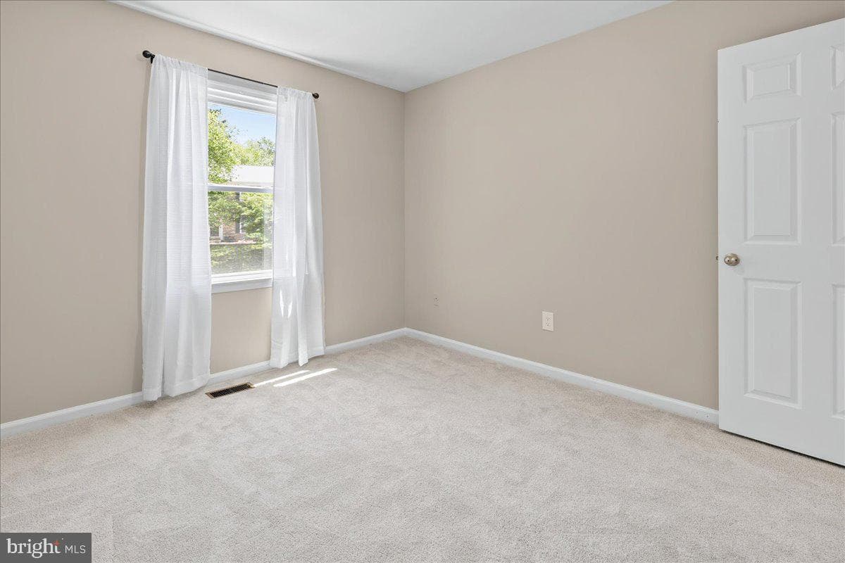 7588 Woodstown Drive photo 39