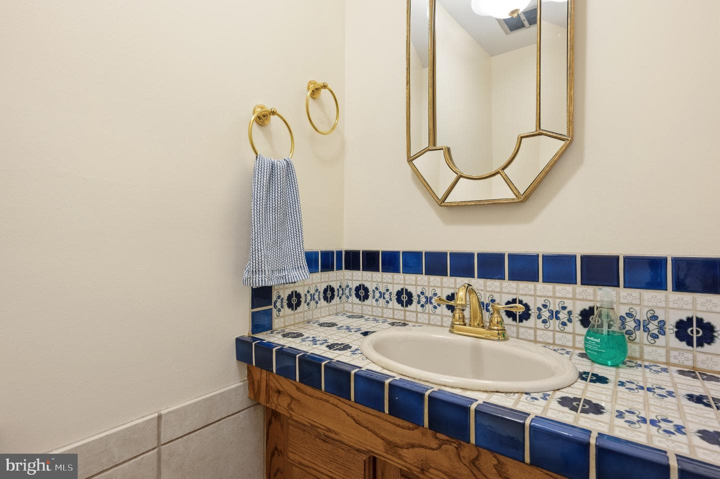 7118 Devonshire Road photo 30