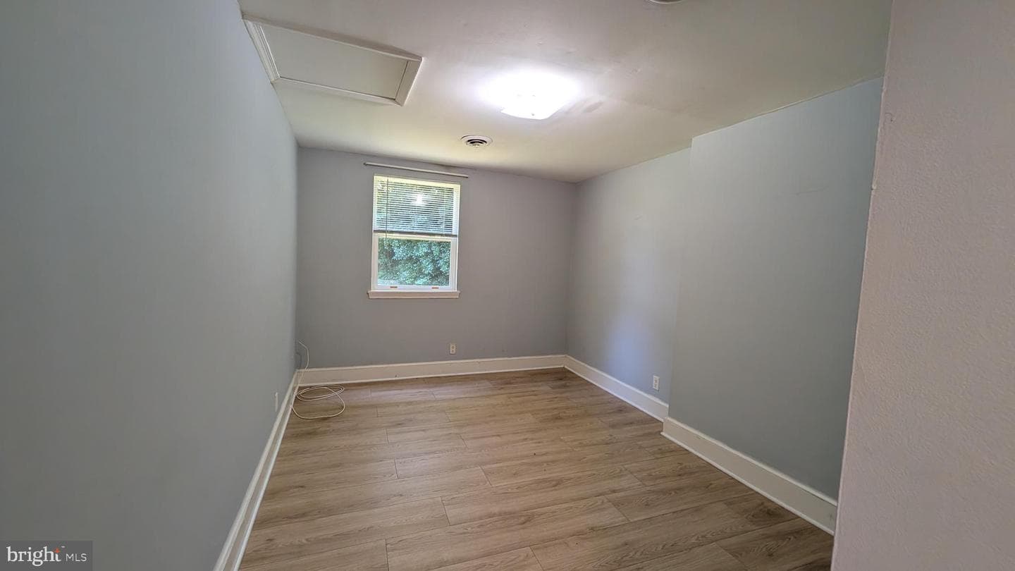 6497 Windham Avenue photo 7