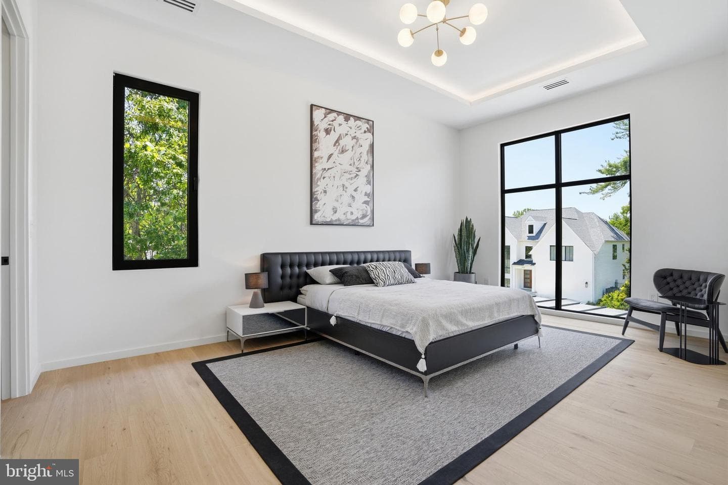 1803 Dumbarton Street photo 52