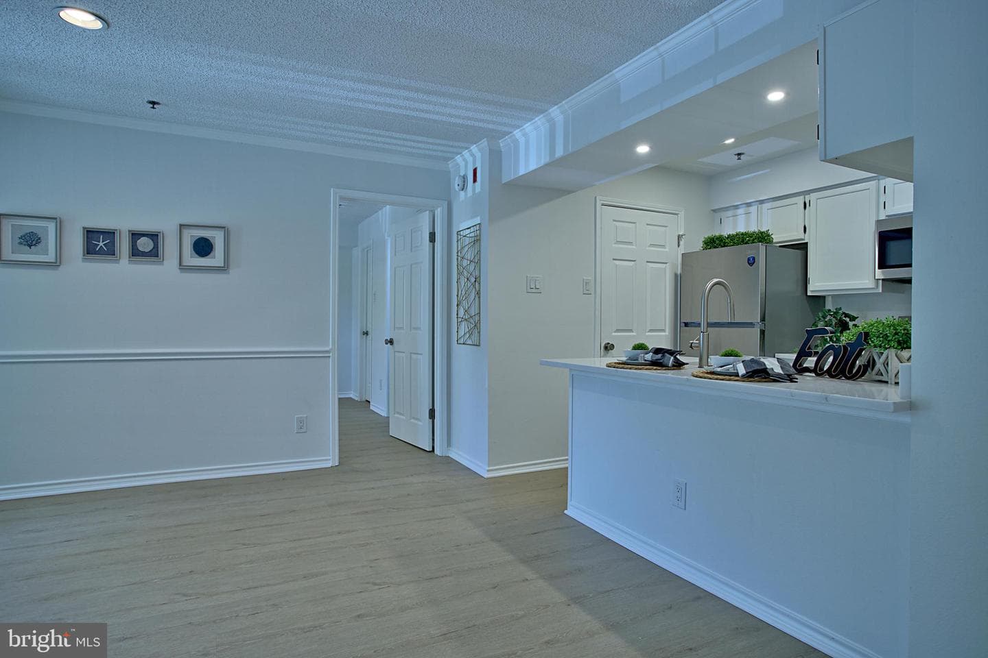 1524 Lincoln Way #211 photo 11