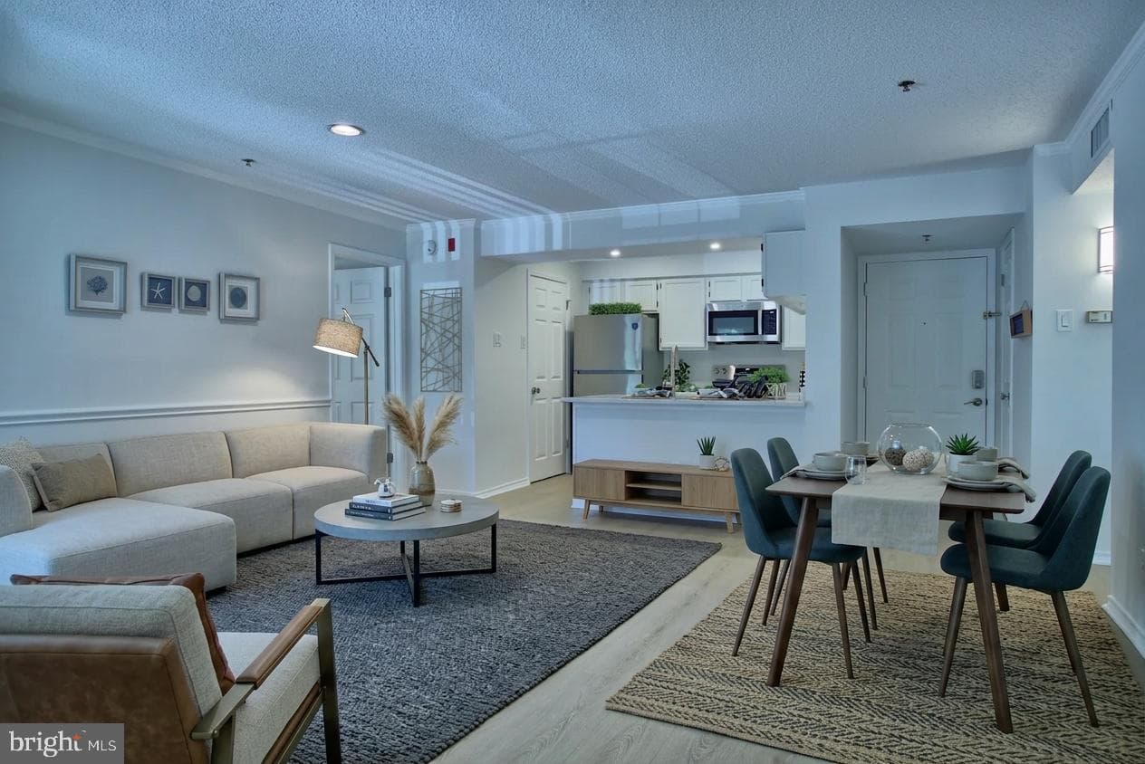 1524 Lincoln Way #211 photo 13