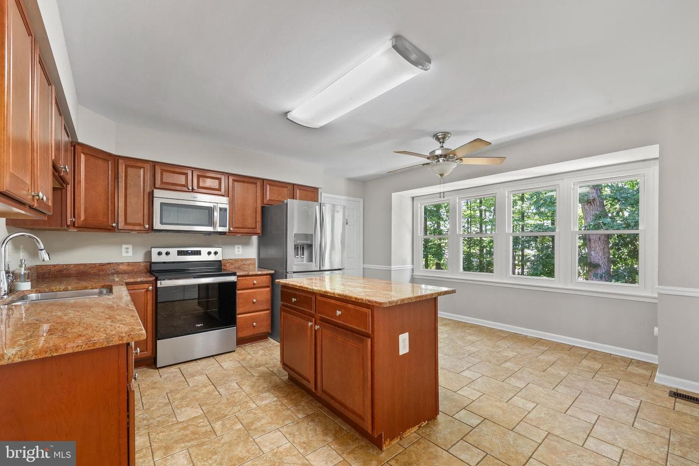 909 Broad Oaks Drive photo 11