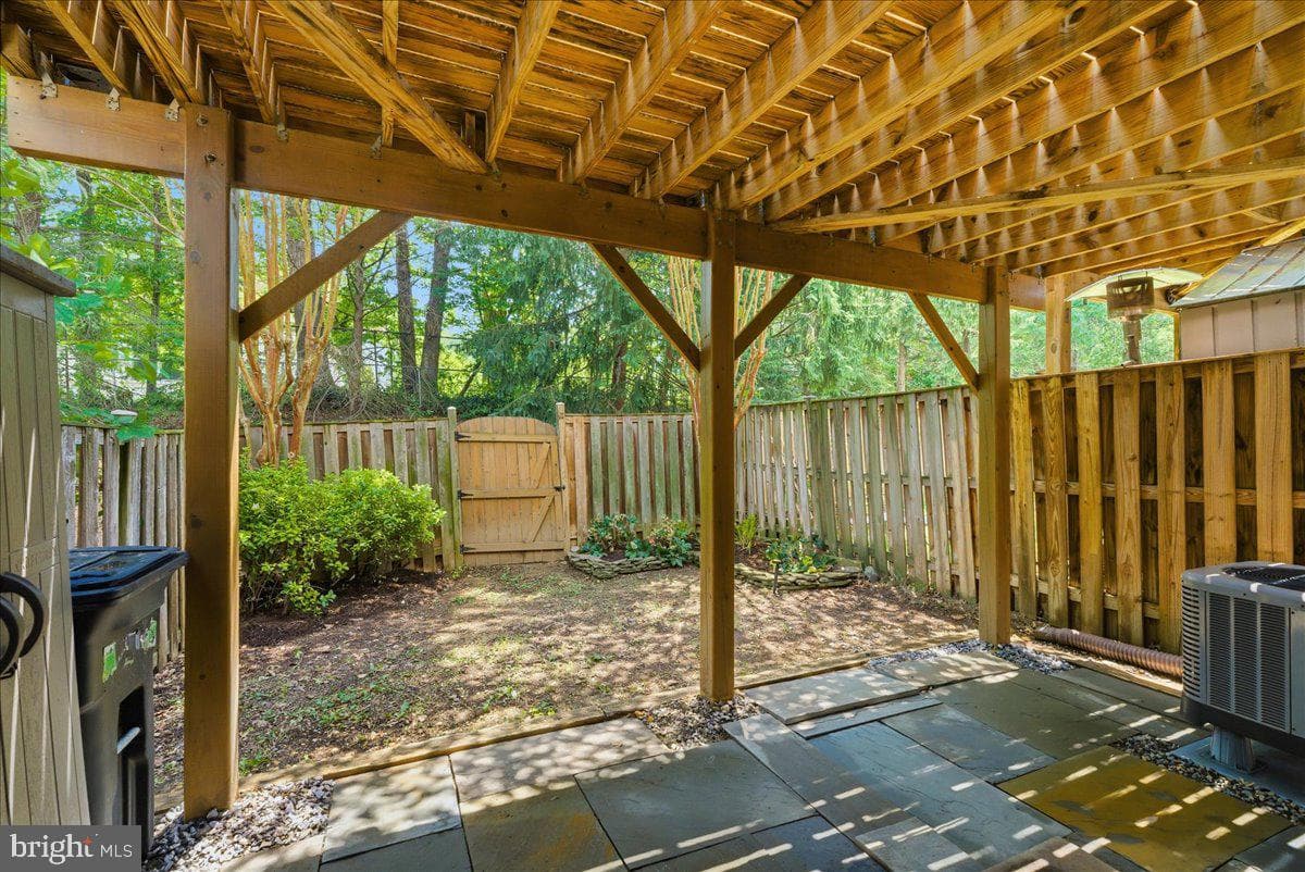 6452 Brickleigh Court photo 36
