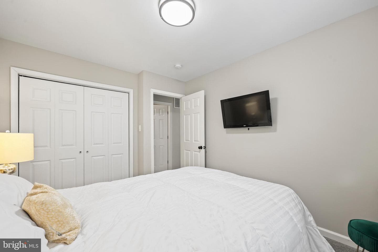 6426 Silver Ridge Circle photo 18