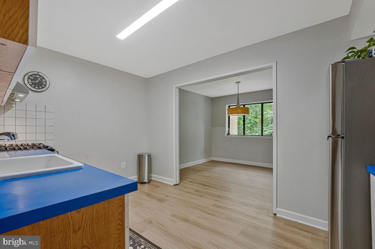1663 Parkcrest Circle #200 photo 15