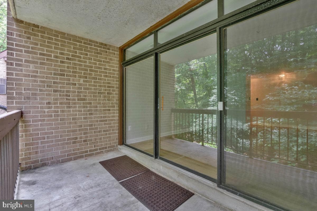 1663 Parkcrest Circle #200 photo 27