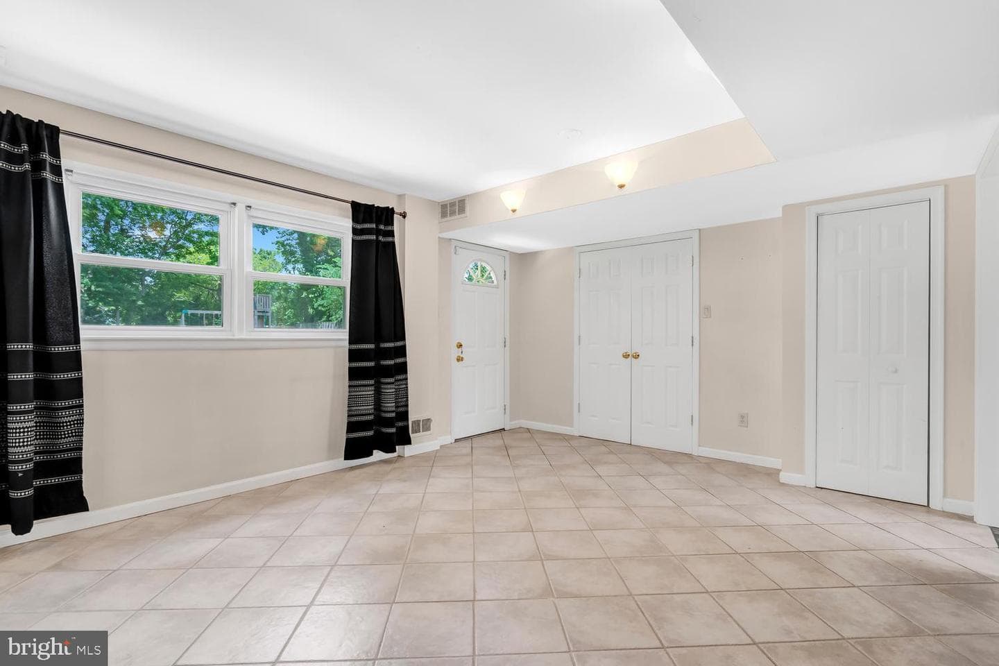 8406 Wagon Wheel Road photo 5