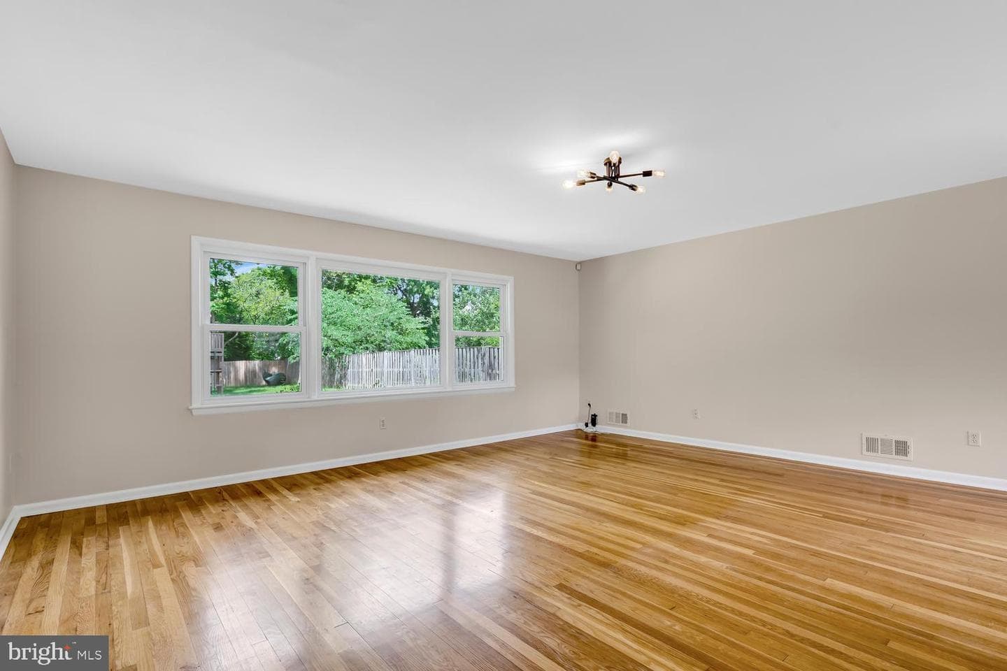 8406 Wagon Wheel Road photo 7
