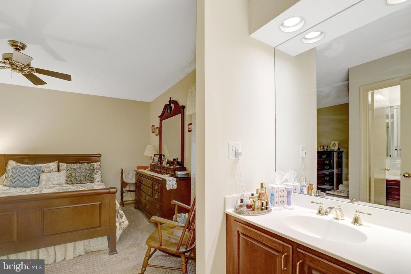 8422 Georgian Way photo 55