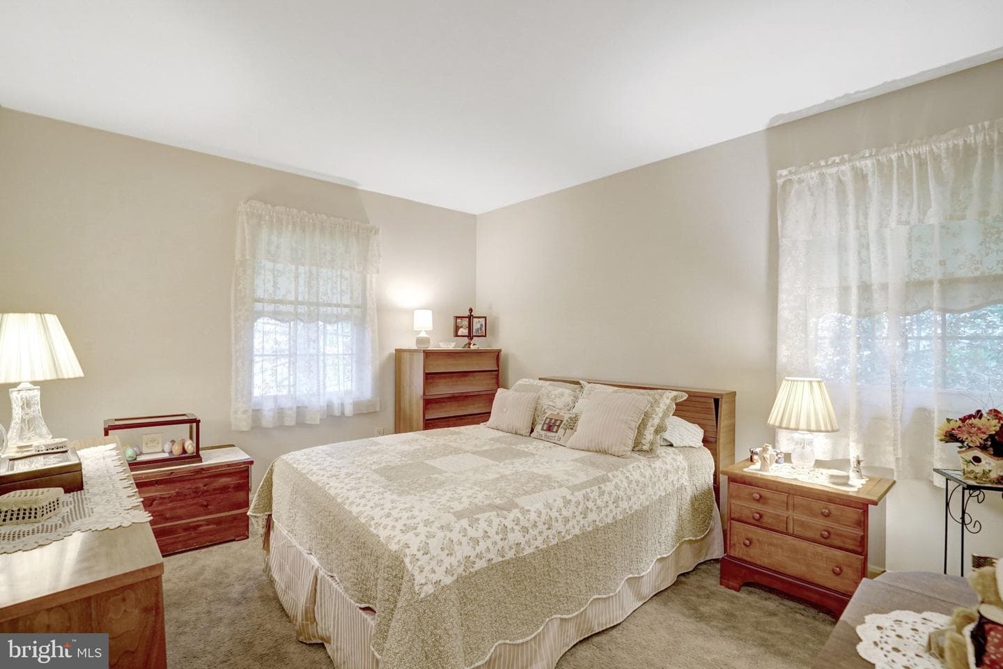 8422 Georgian Way photo 9