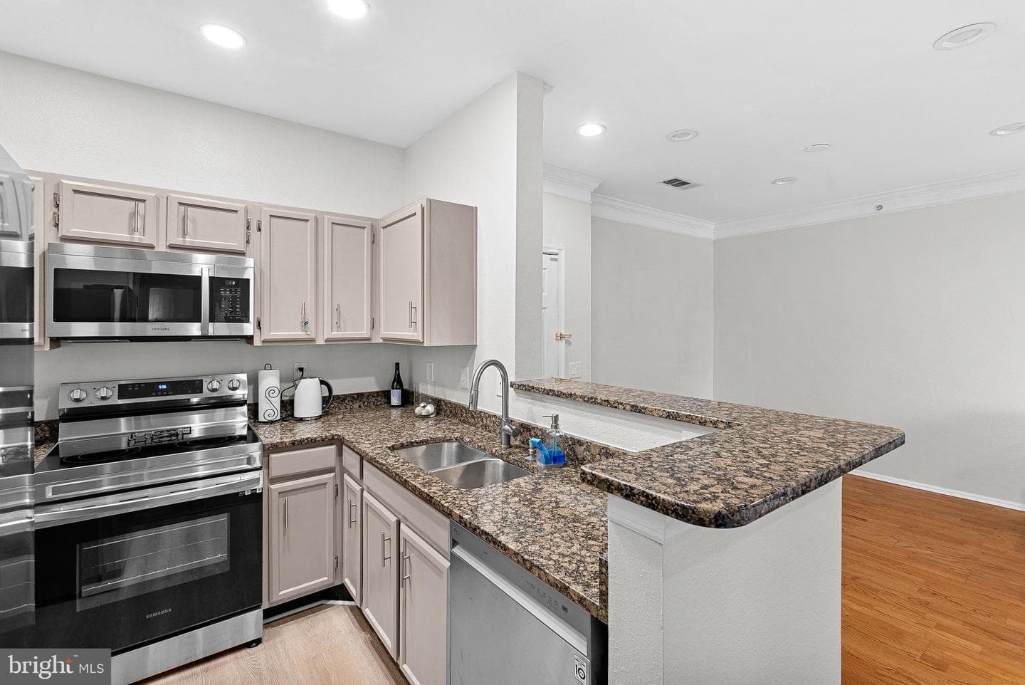 1521 Spring Gate Drive #10406 photo 11