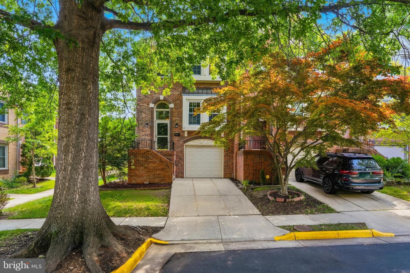3911 Green Look Court photo 2