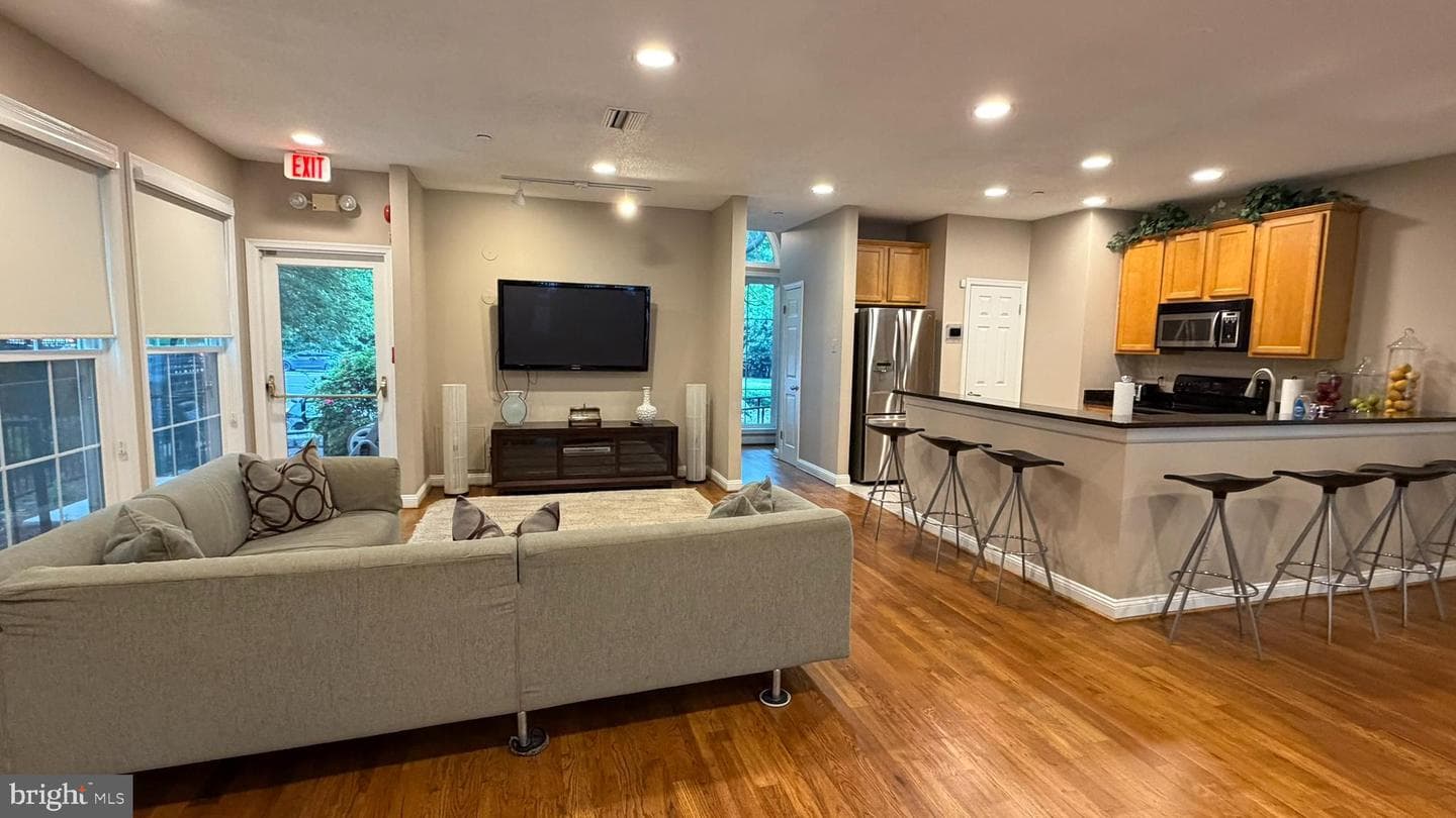 1504 Lincoln Way # 308 photo 25
