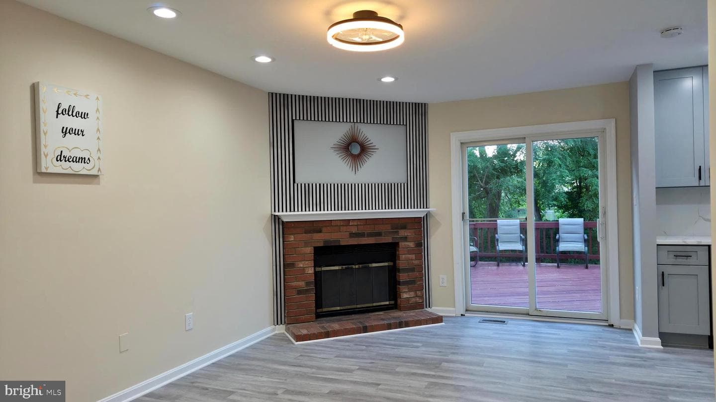 7106 Snug Harbor Ct photo 16