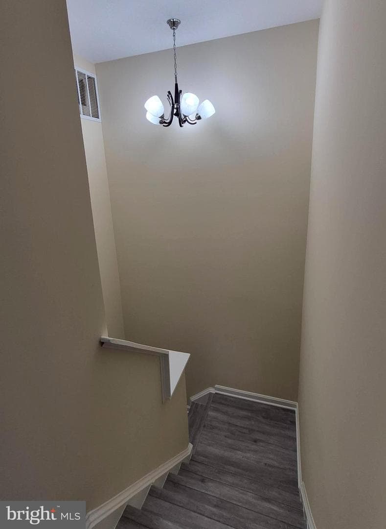 7106 Snug Harbor Ct photo 18
