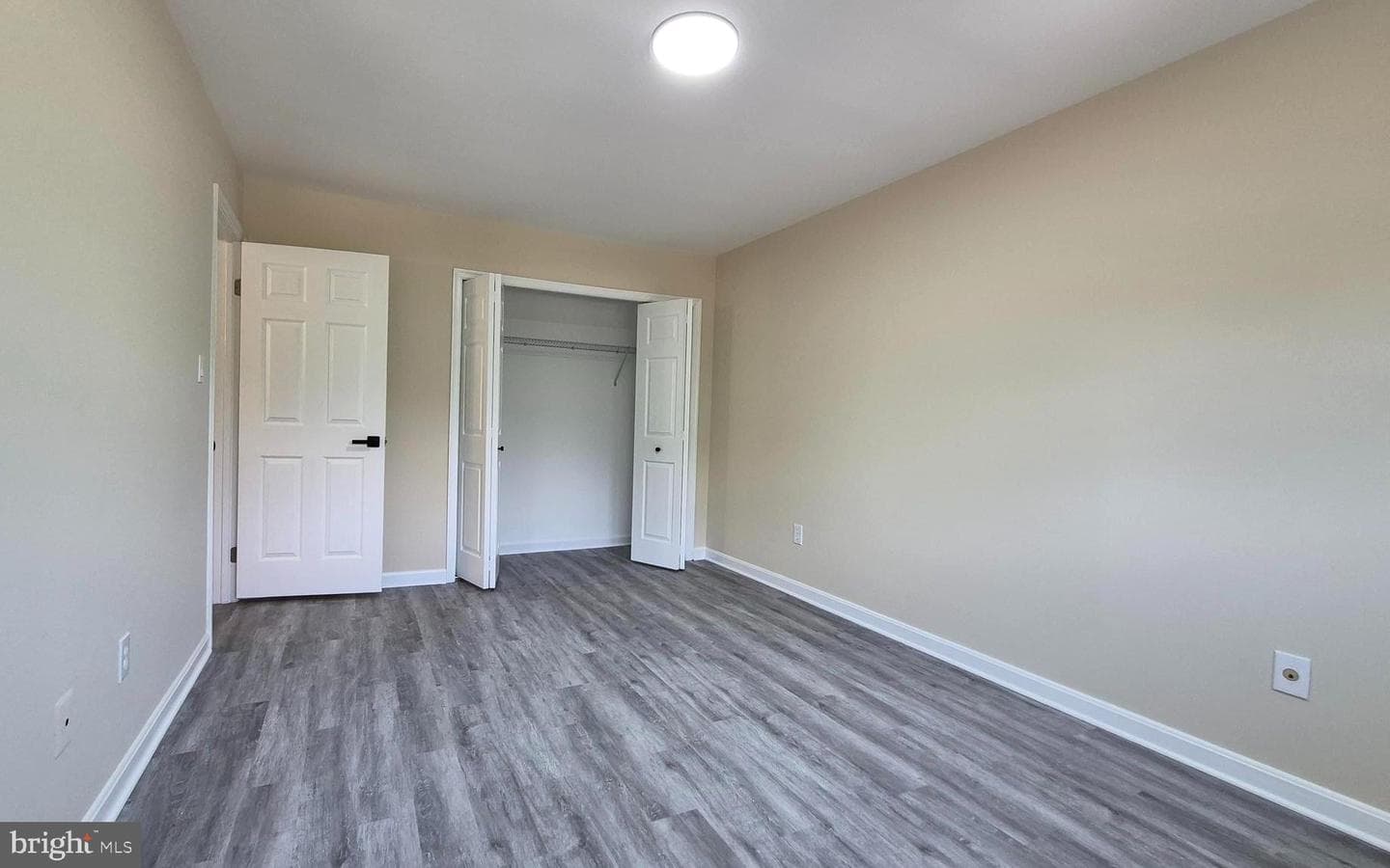 7106 Snug Harbor Ct photo 23