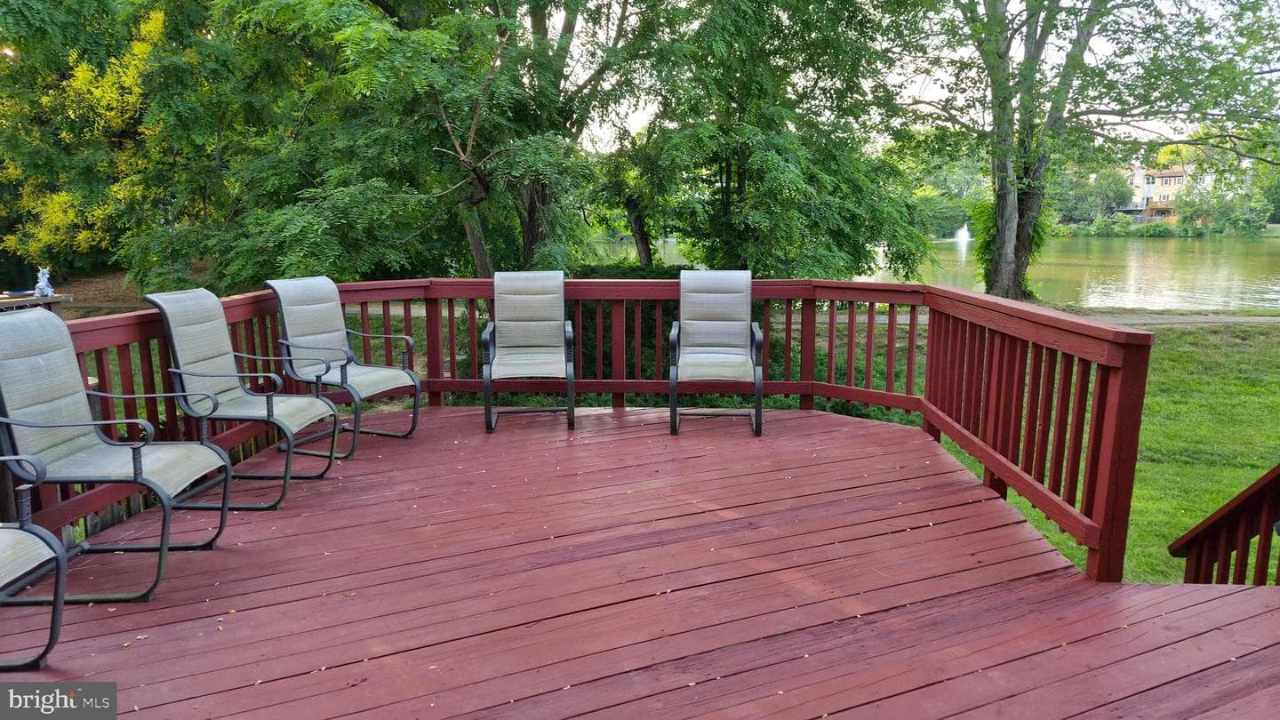 7106 Snug Harbor Ct photo 33