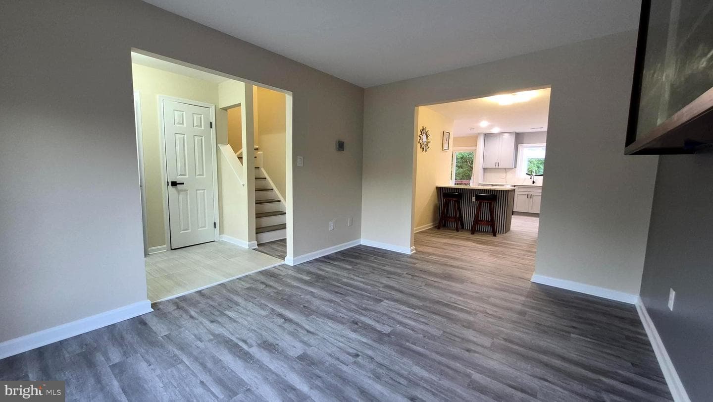 7106 Snug Harbor Ct photo 6
