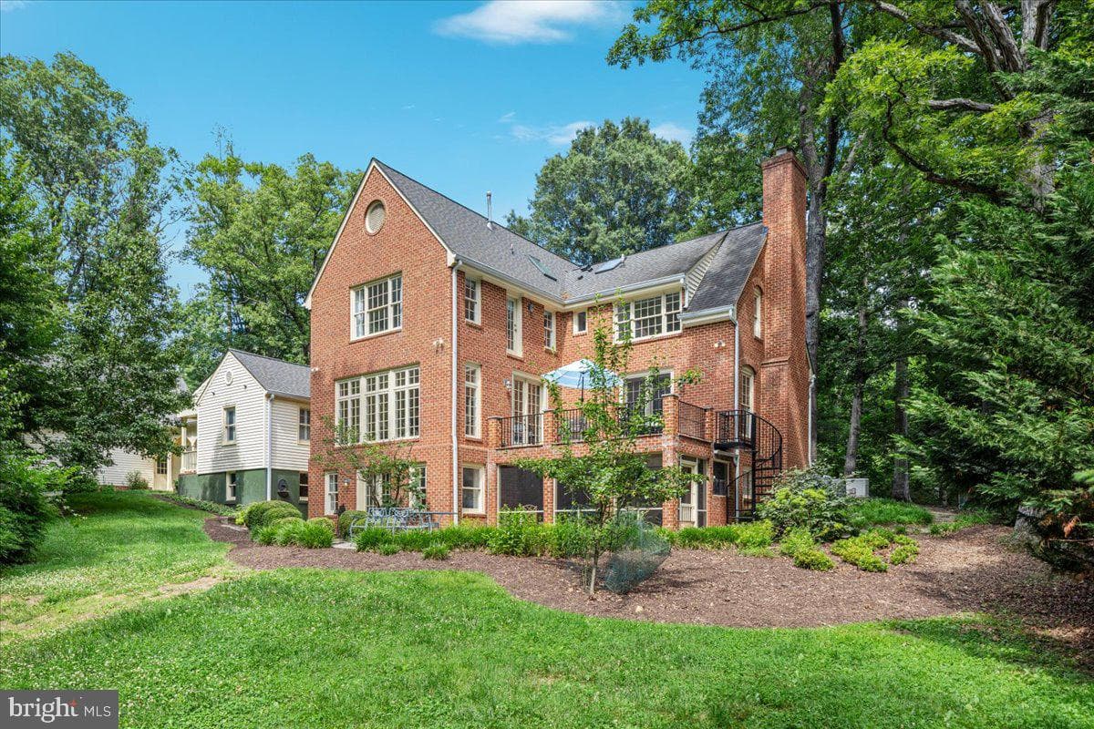 7131 Woodland Drive photo 4