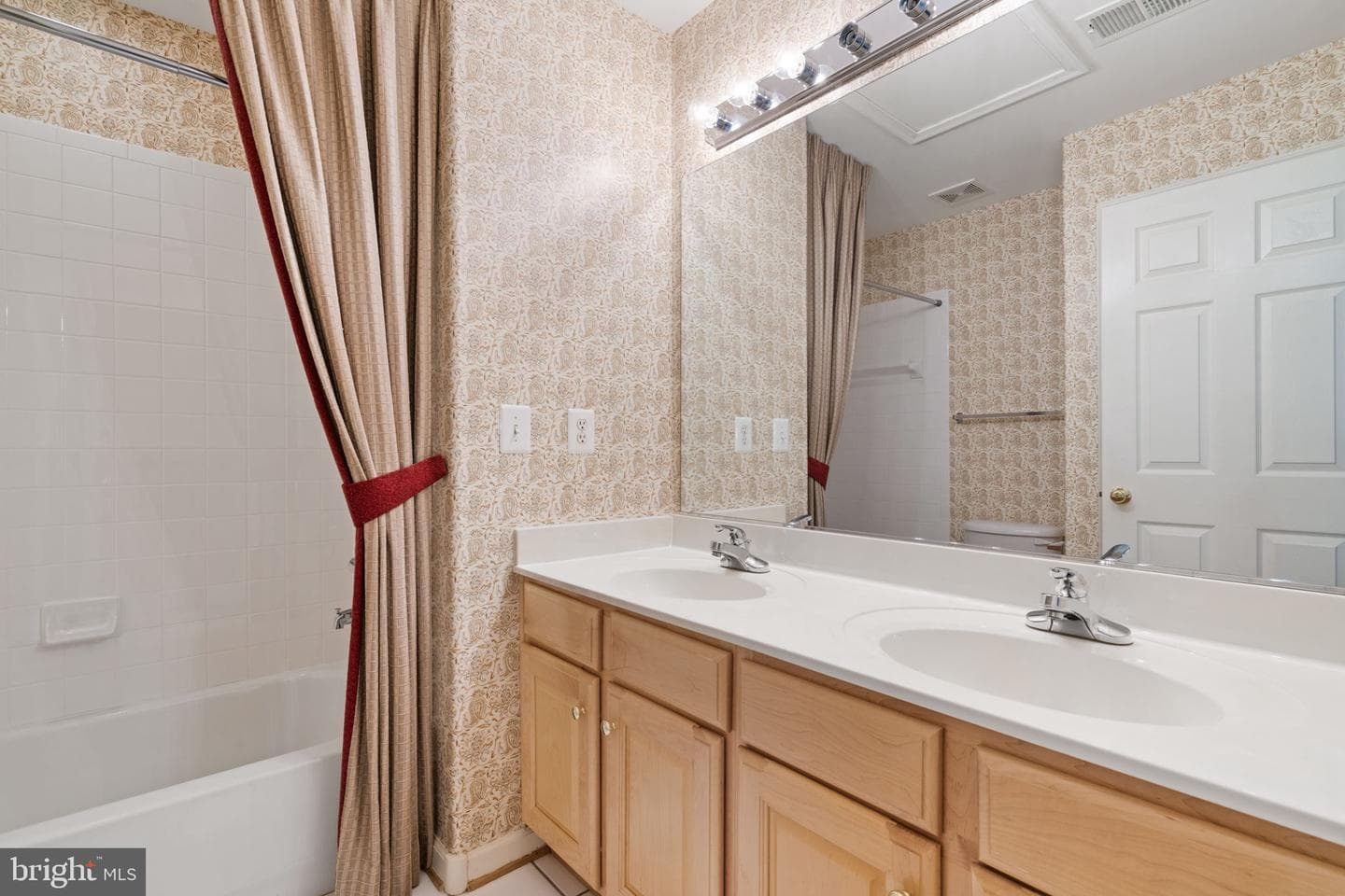 13280 Maple Creek Lane photo 30