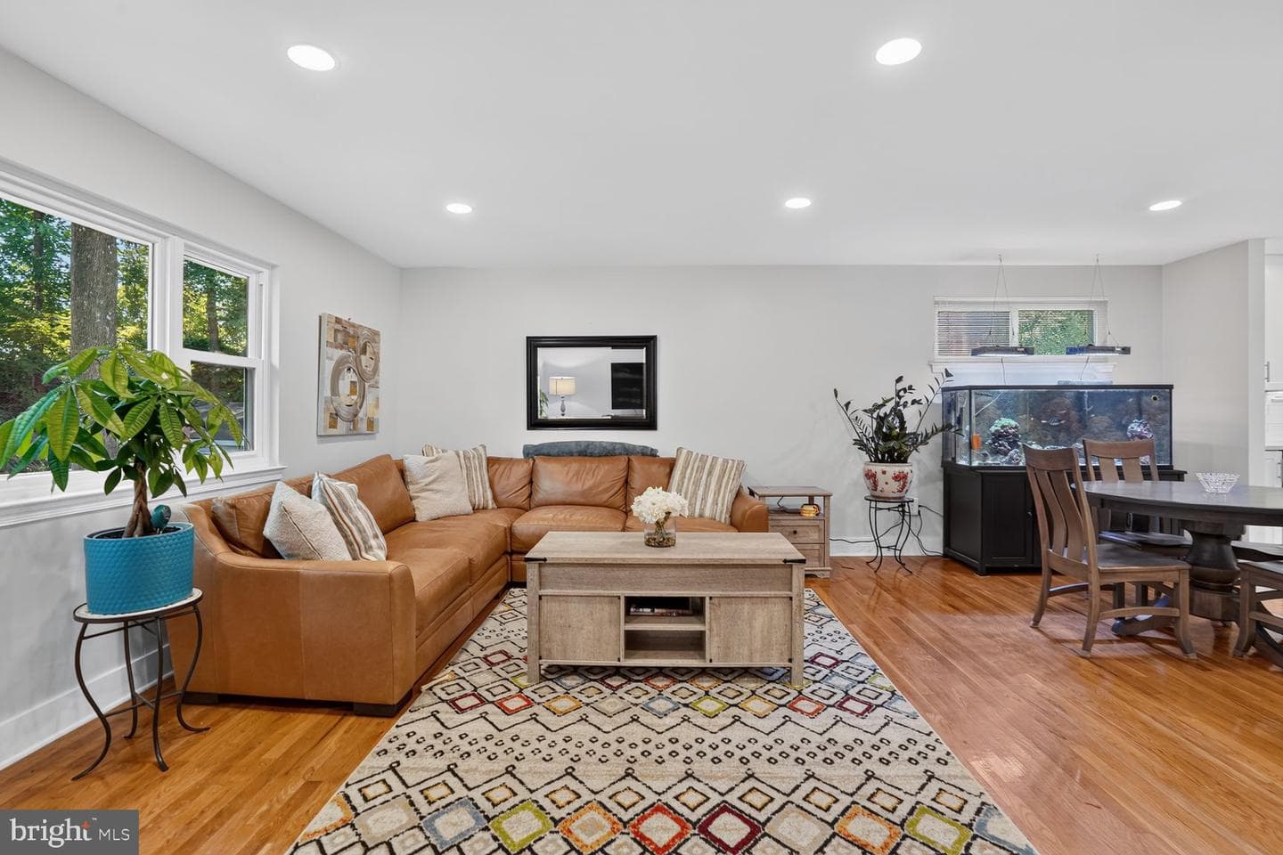 5010 Gainsborough Drive photo 9