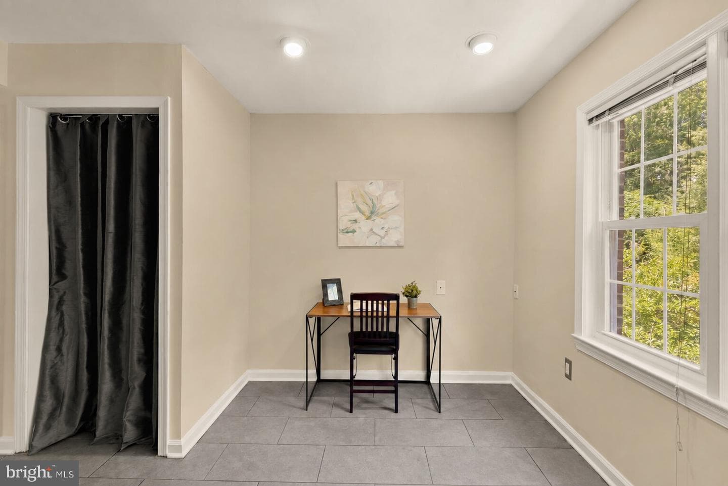 8221 Doctor Craik Court photo 10