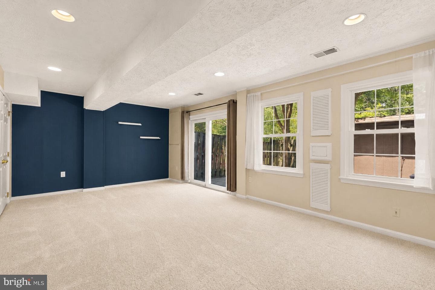 8221 Doctor Craik Court photo 23