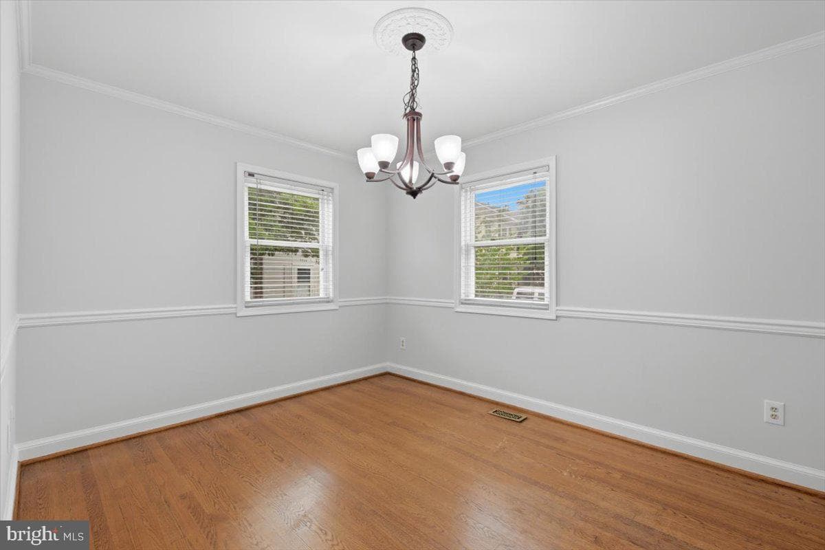 5526 Hollins Lane photo 33
