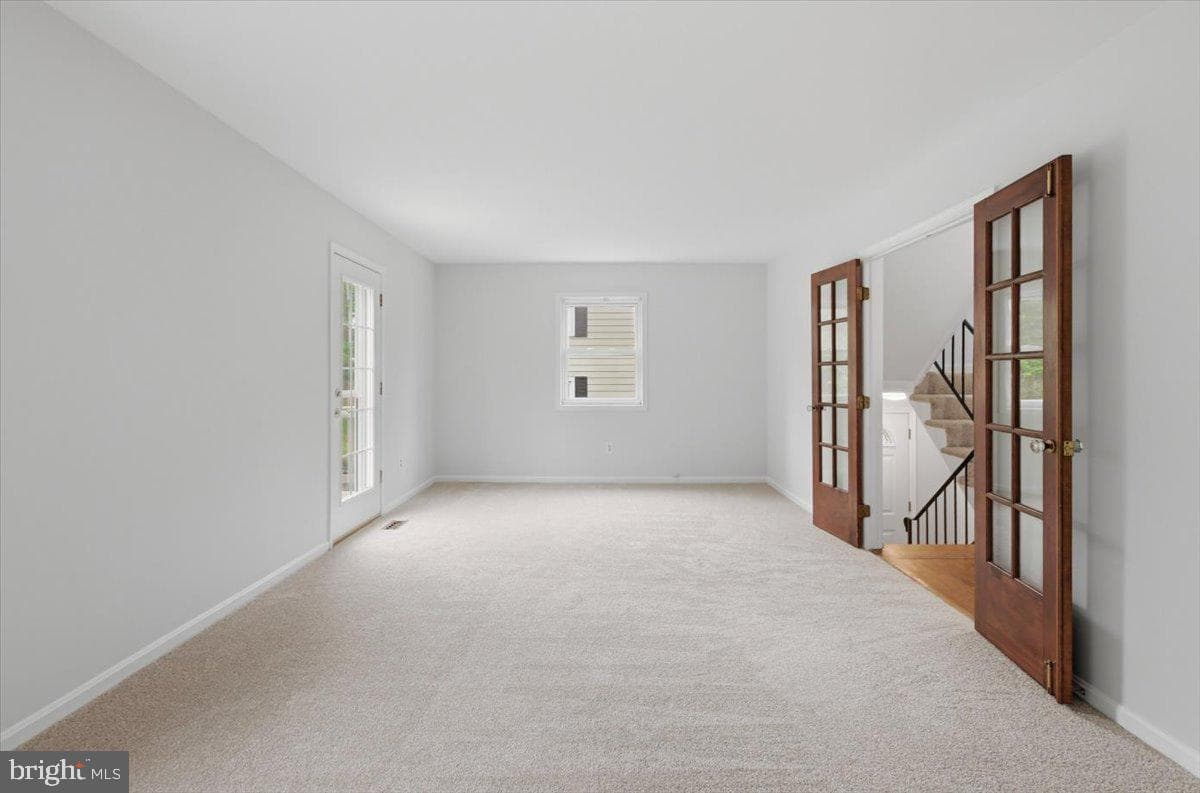 5526 Hollins Lane photo 34