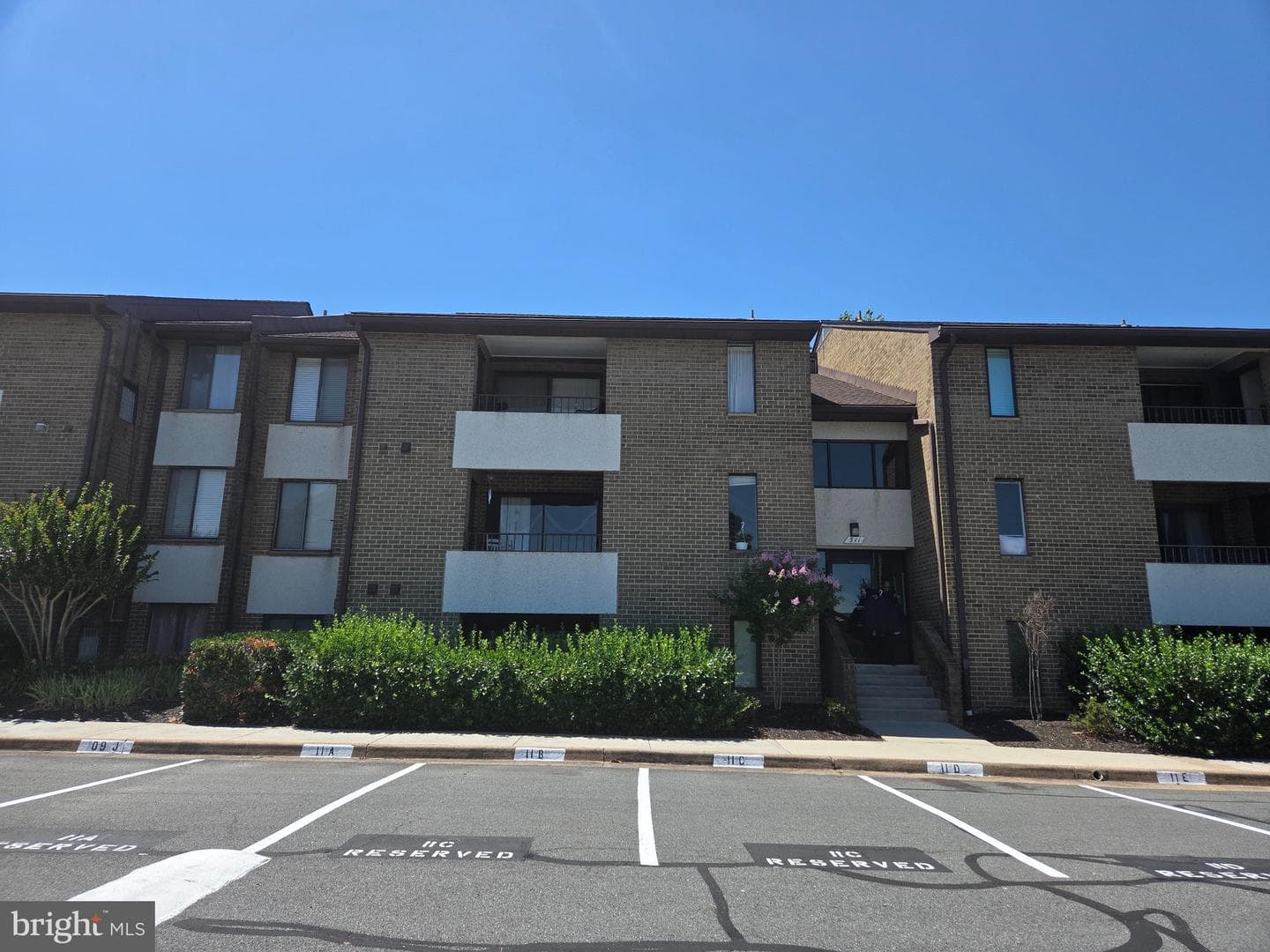 511 Florida Ave # 201 photo 15