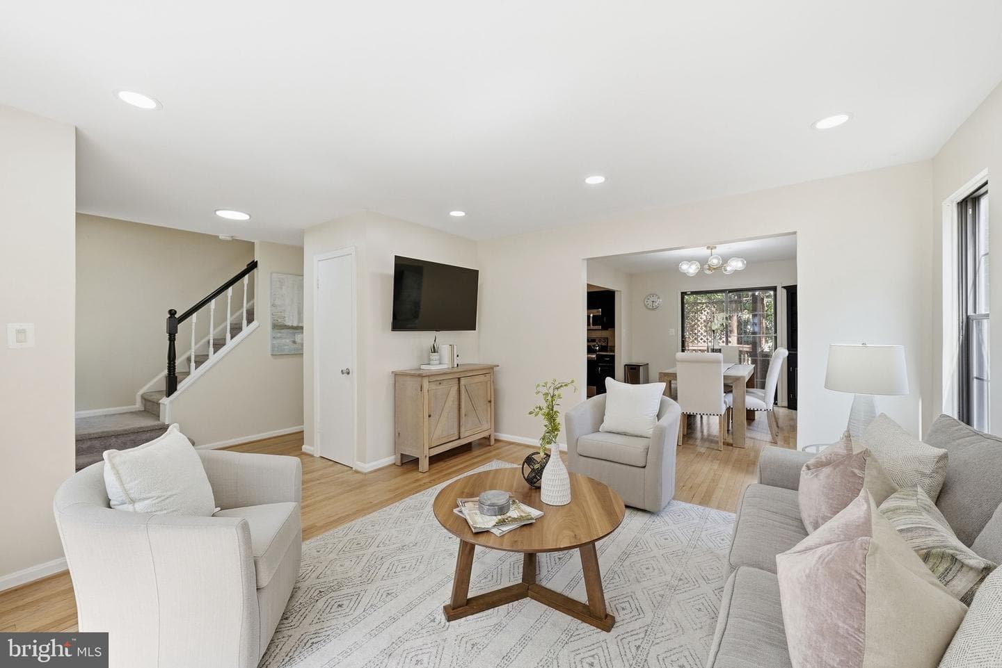10243 Roberts Common Lane photo 3