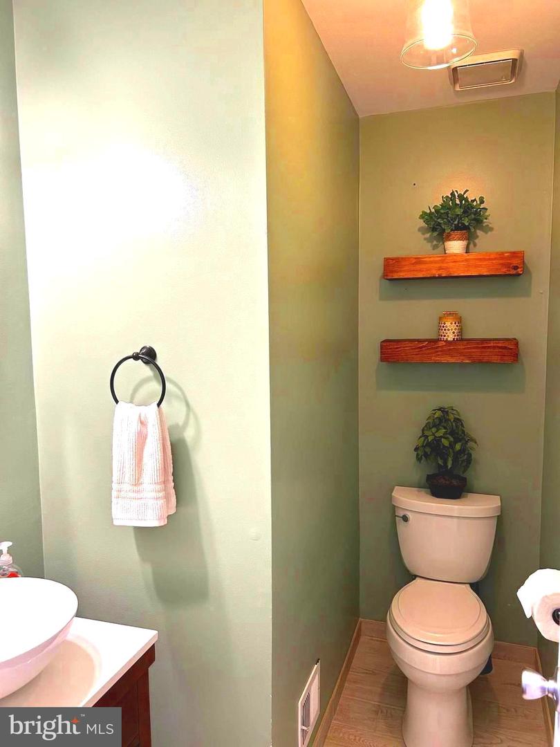 14718 Winterfield Court photo 4