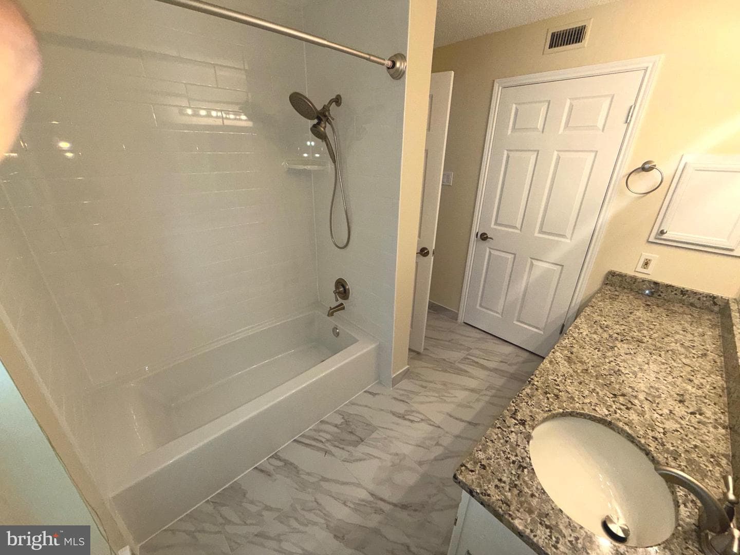 1534 Lincoln Way #204 photo 16