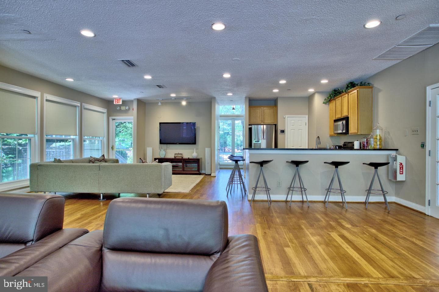 1534 Lincoln Way #204 photo 28