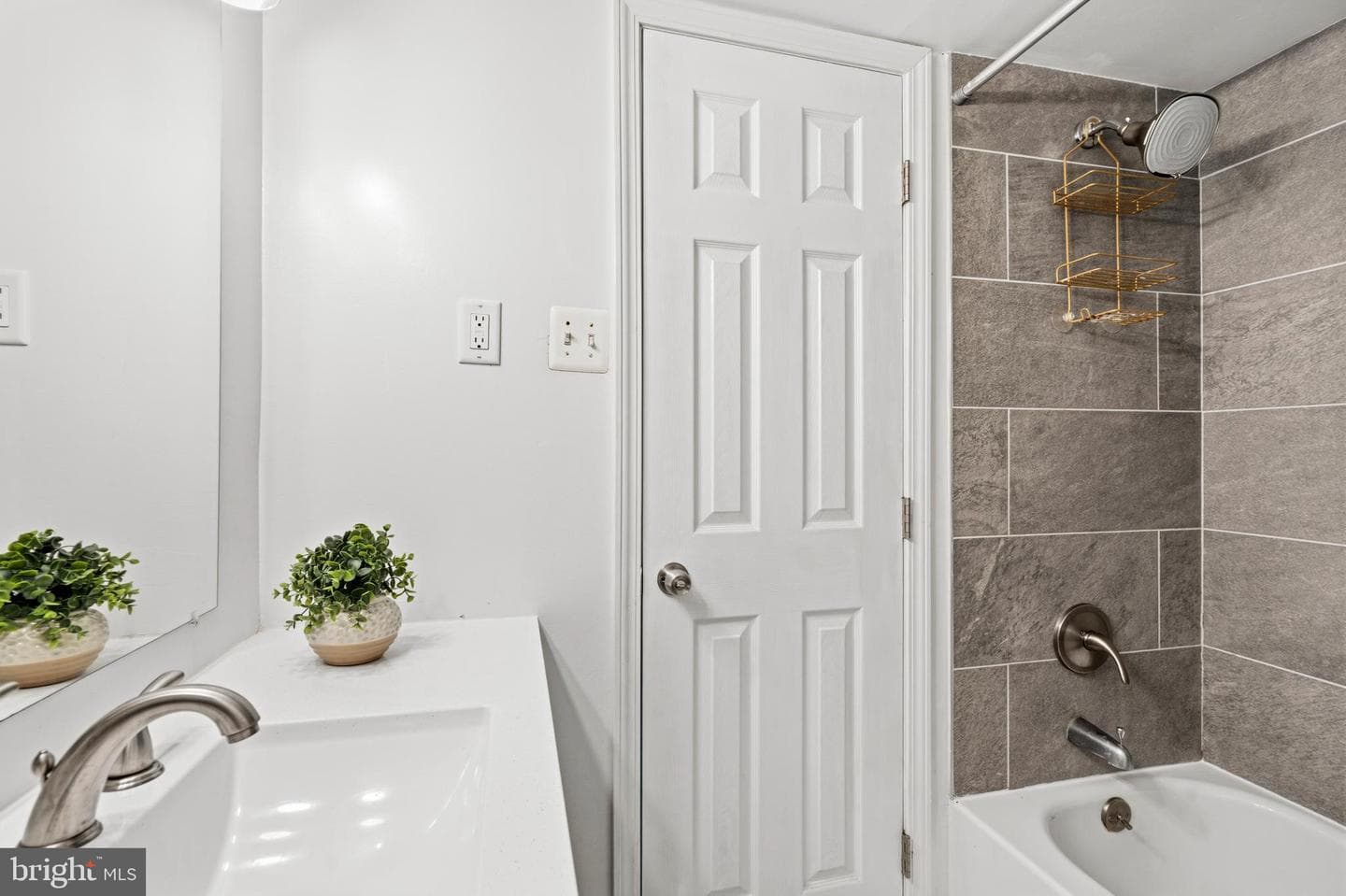 2907 Charing Cross Road #09/3 photo 15