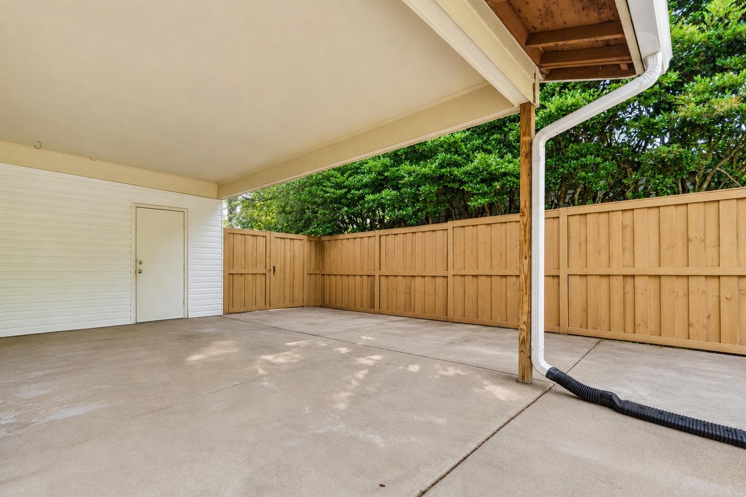 2410 Parkers Lane photo 3