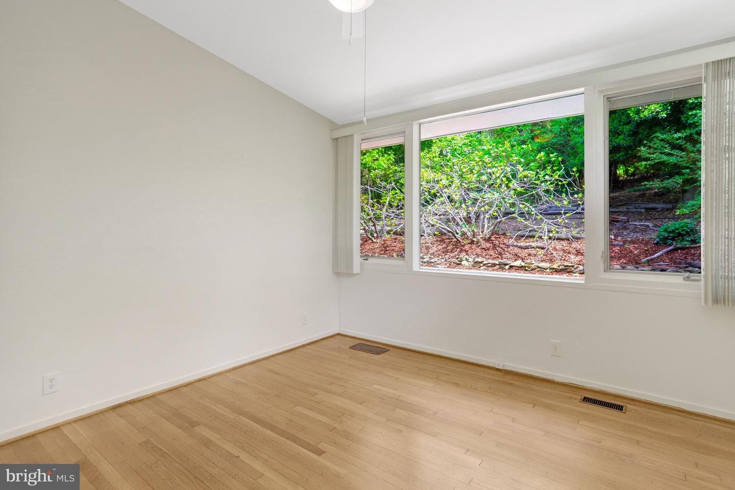 7413 Rebecca Drive photo 25