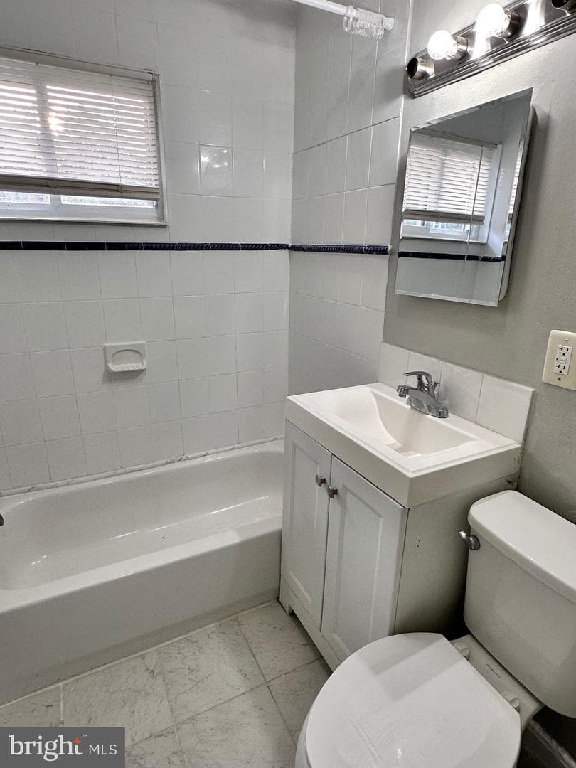 6301 The Parkway photo 9