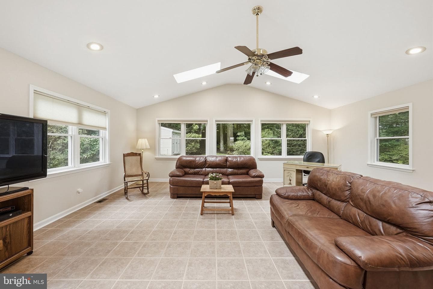 5004 Linette Lane photo 23