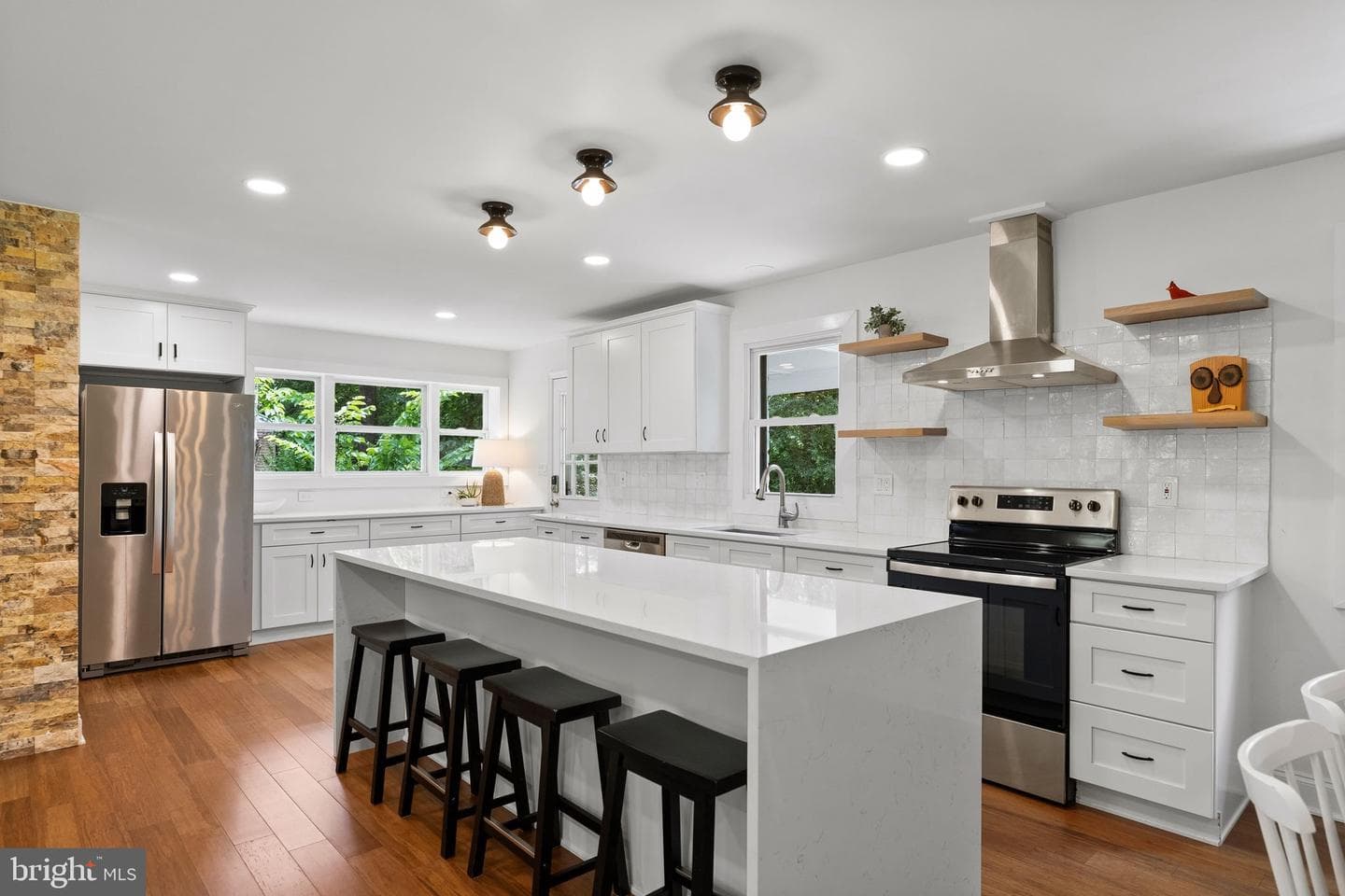 9221 Weant Drive photo 3
